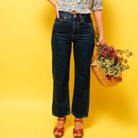 Levi's Ribcage Straight Ankle Jeans - Picture 11 of 11